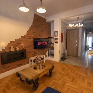 https://elysian-bliss-by-infox-suites.hotelschalkidiki.net