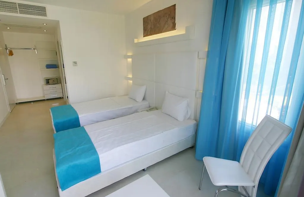 Costa Luvi Hotel Bodrum Gümbet 4*,