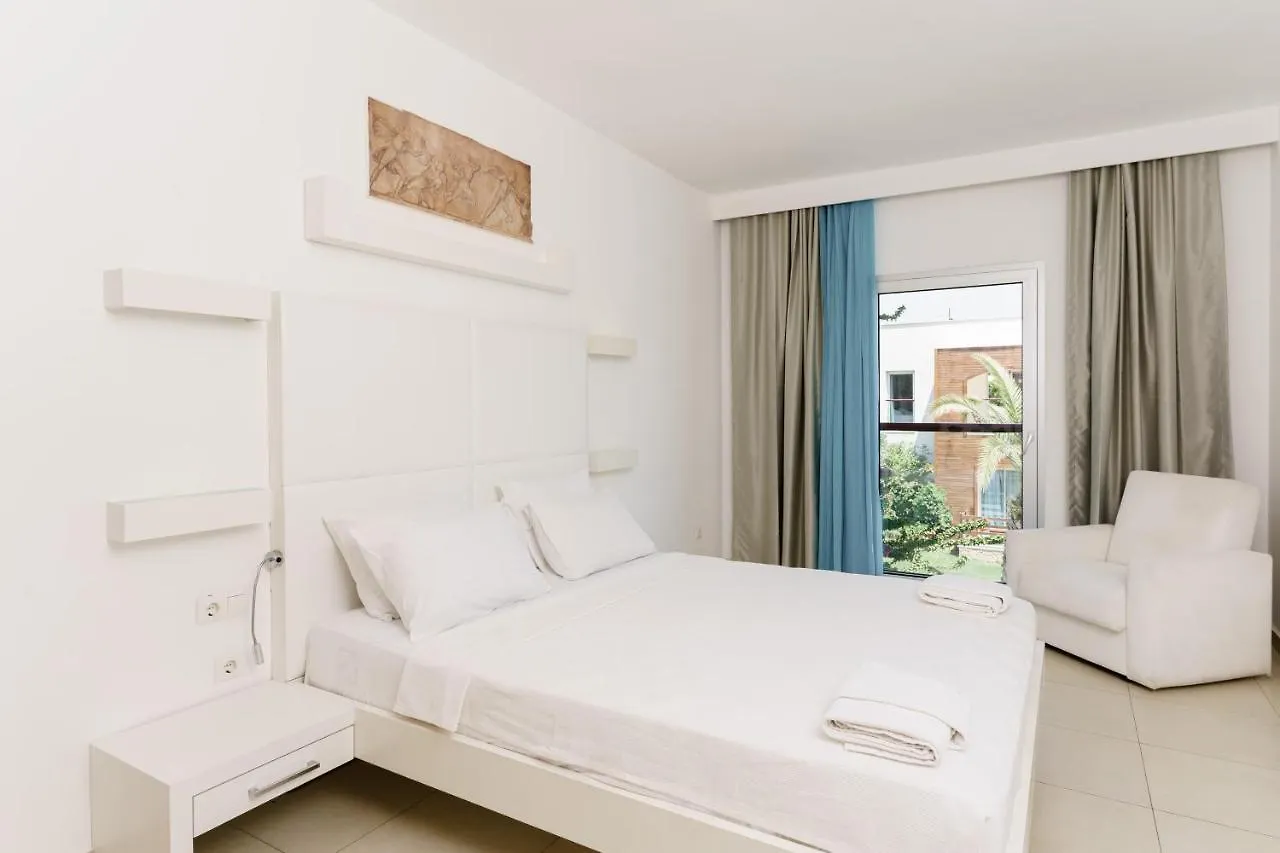 Costa Luvi Hotel Bodrum Gümbet 4*,
